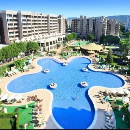 Royal Sea B Apartment *