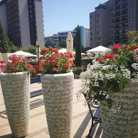 Royal Sea B Апартамент